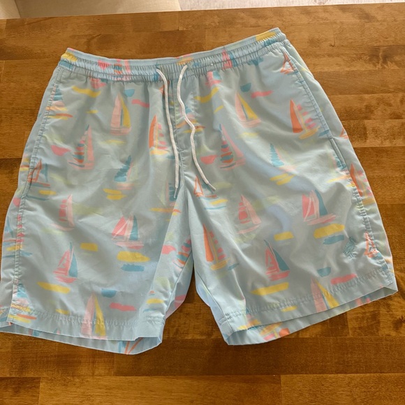 TBBC Tortola Swim Trunks Sandyport Sailboats Size Medium - Picture 2 of 8